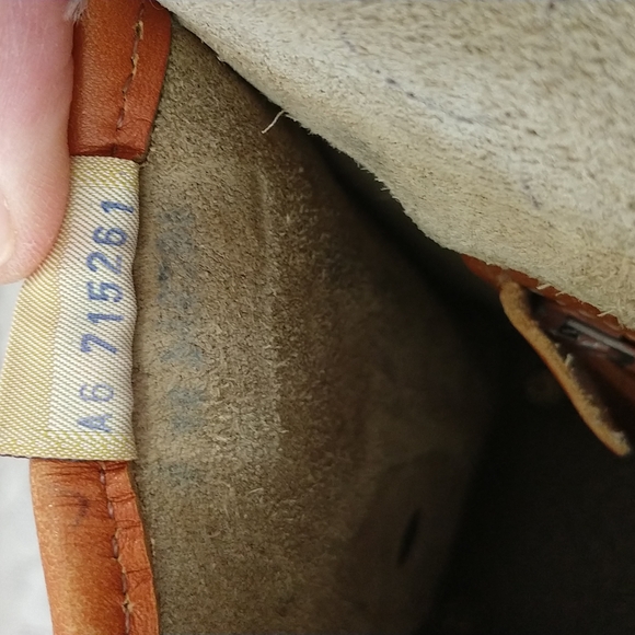 Vintage Dooney and Bourke  crossbody - Picture 9 of 14